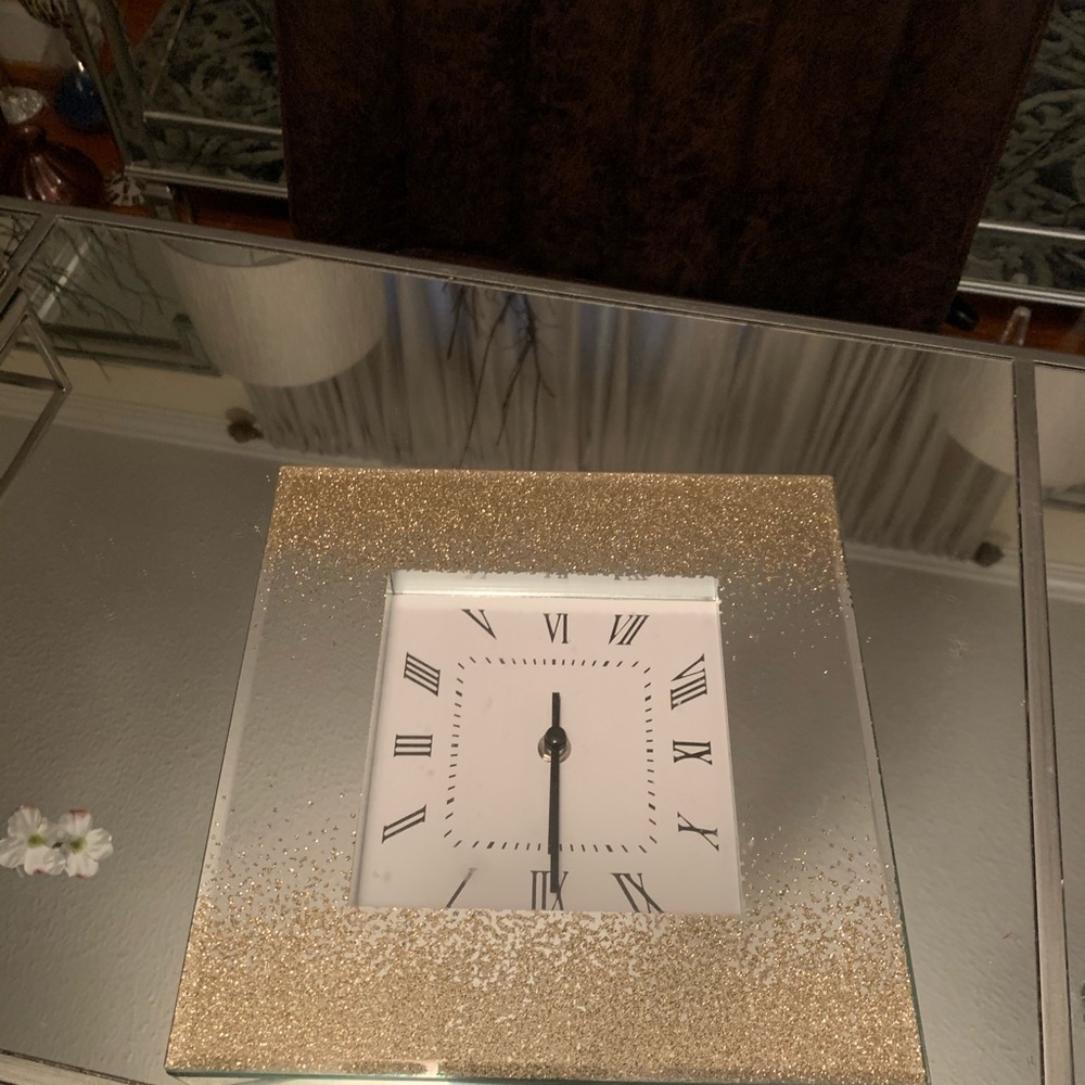 Mirrored table clock - Picture 2 of 2